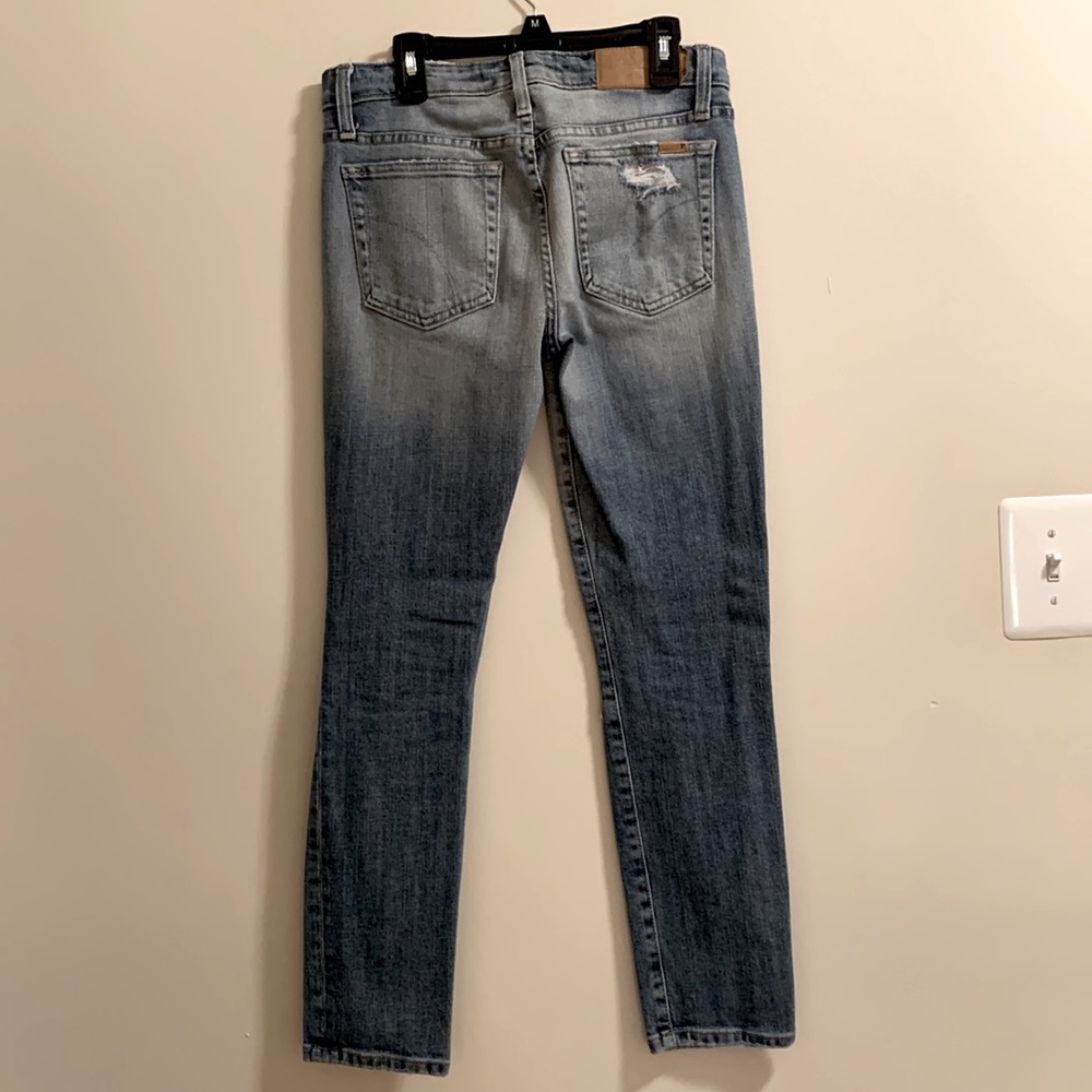 Joe’s mid rise distressed jeans size 26